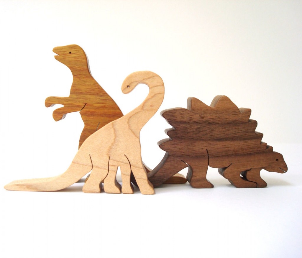 dinossauros de madeiras para brinquedoteca